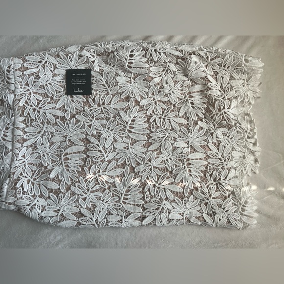 NWT Lulu's White Lace Dress - Picture 4 of 7